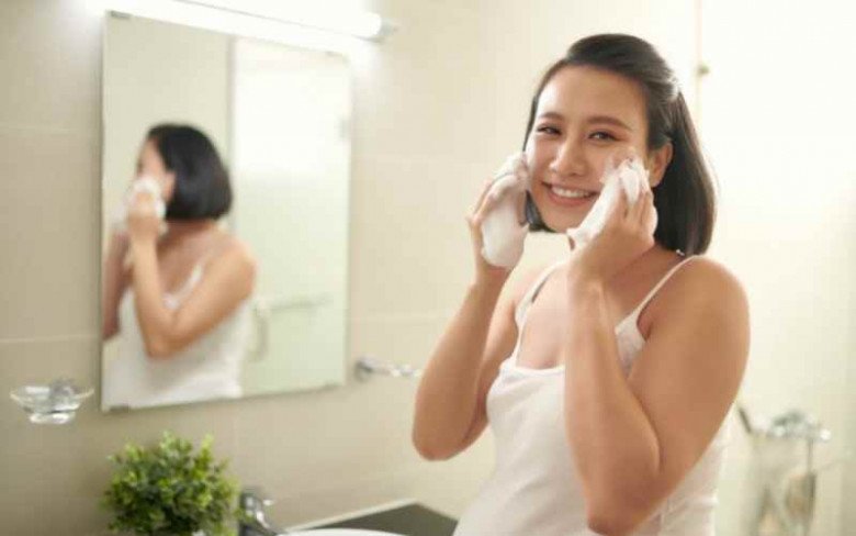 Sinh con thứ 3 ở tuổi U45, Khánh Thi được khen ngày càng xinh đẹp, đường nét tỏa sáng - 16