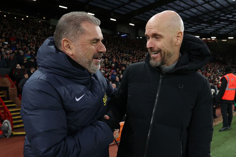 Postecoglou (trái) và Ten Hag trong trận đấu giữa Tottenham và Man Utd. Ảnh: AFP.