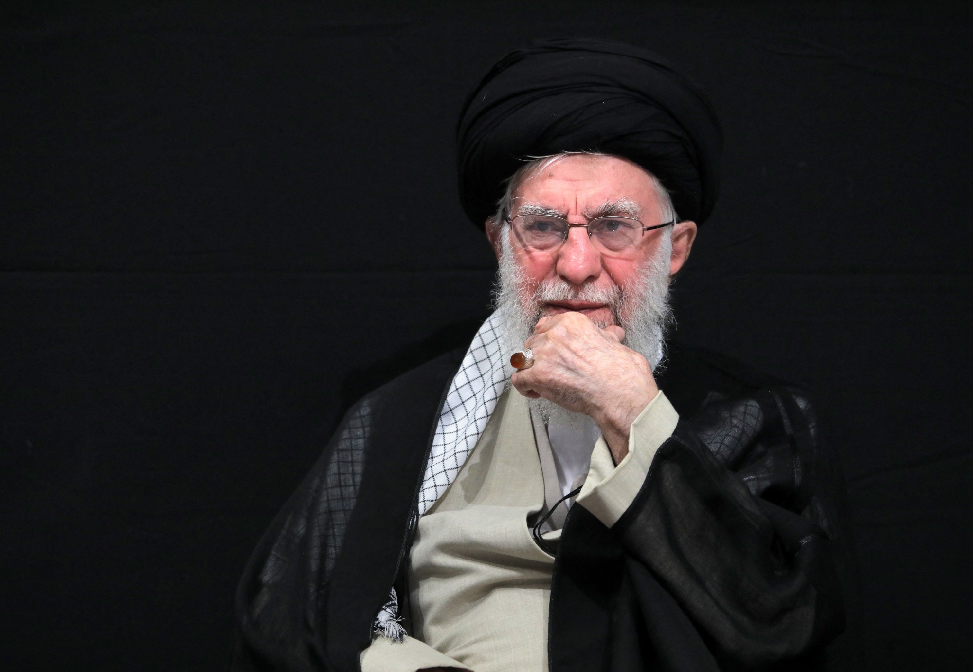 Lãnh đạo tối cao Iran Ali Khamenei tại Tehran ngày 25/8. Ảnh: AFP