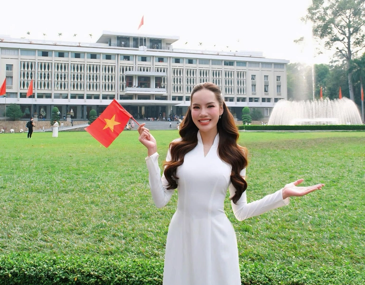 Các Hoa Hậu Đua Nhau Check-in Tại Dinh Độc Lập Dịp Kỷ Niệm 30-4