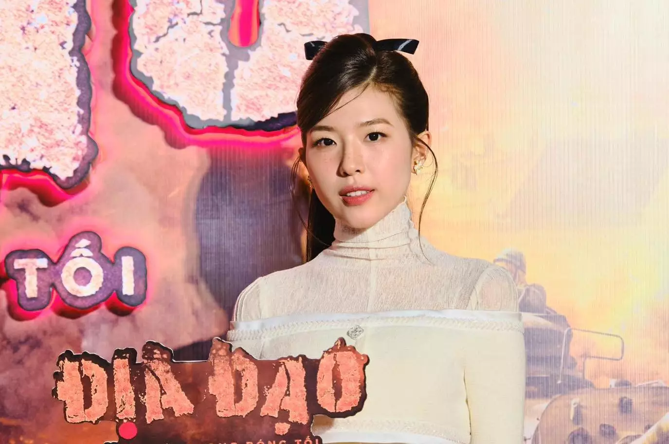Cuộc sống đối lập của nữ diễn viên 22 tuổi Diễm Hằng Lamoon trong bộ phim ‘Địa đạo’