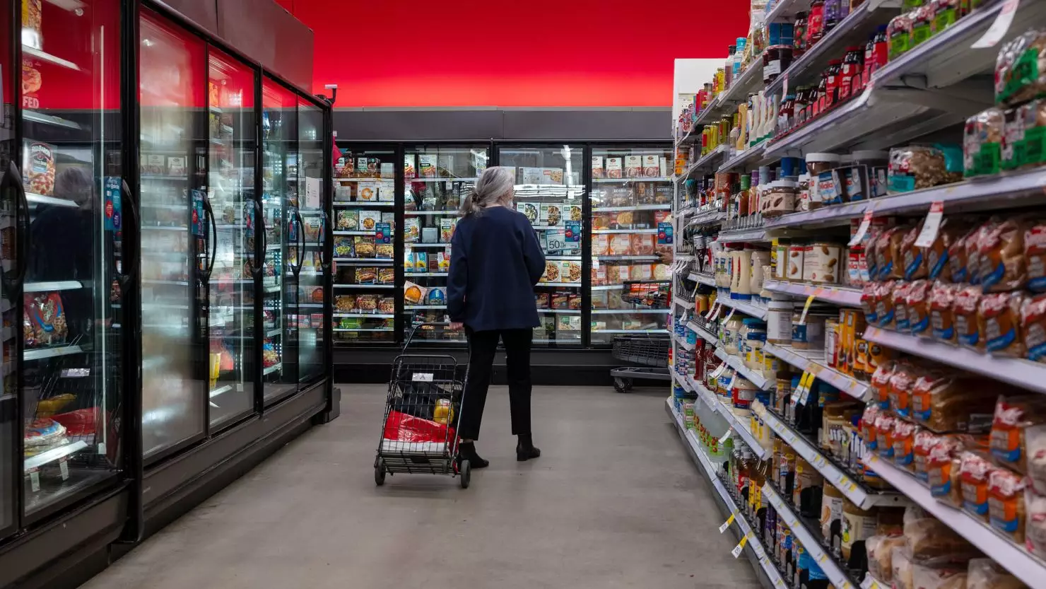 Kinh tế Mỹ chao đảo sau 100 ngày Trump trở lại