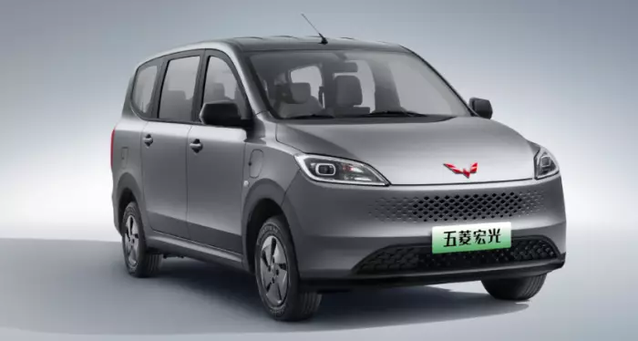 Wuling Hongguang EREV 2025: MPV Giá Rẻ ‘đe Dọa’ Toyota Innova
