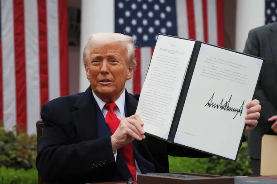 Tổng thống Trump bị kiện vì dùng đạo luật khẩn cấp để áp thuế