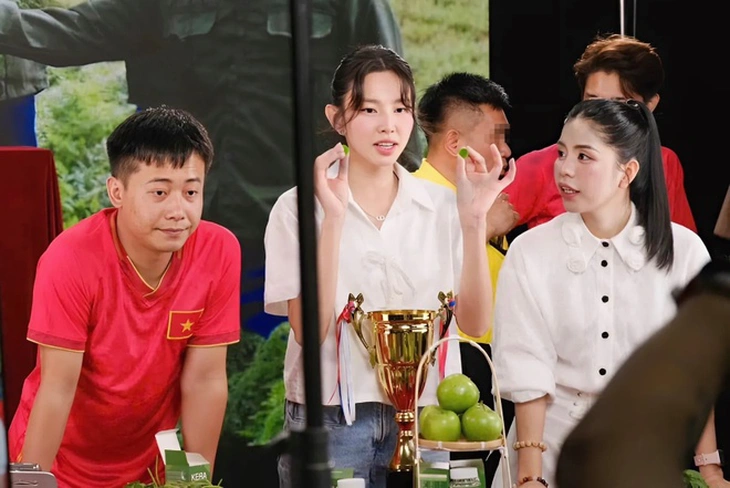 Vụ Quang Linh Vlogs: Cảnh báo cho KOL và nghệ sĩ về quảng cáo đúng luật