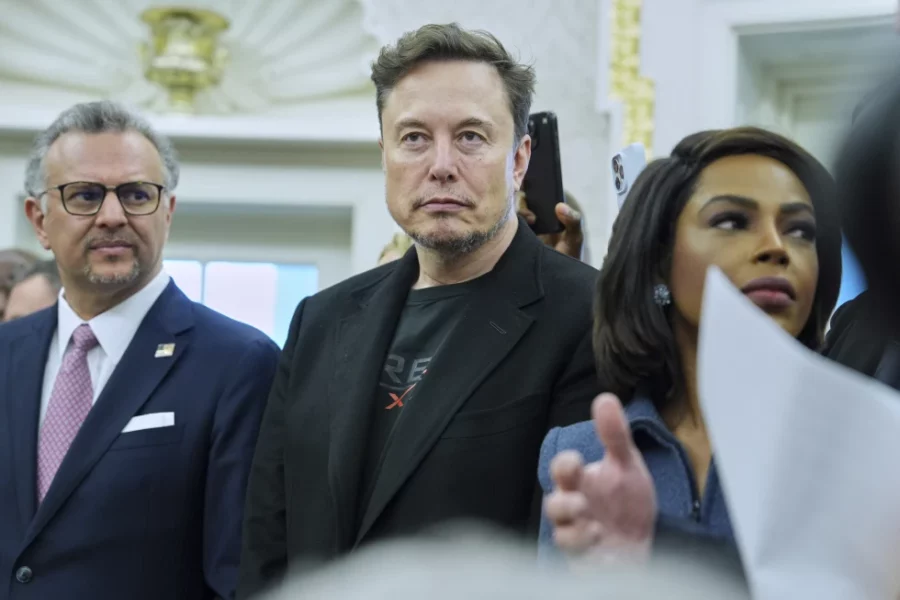 Elon Musk chỉ trích Trump