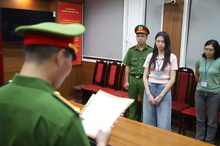 Hoa hậu thuỳ tiên