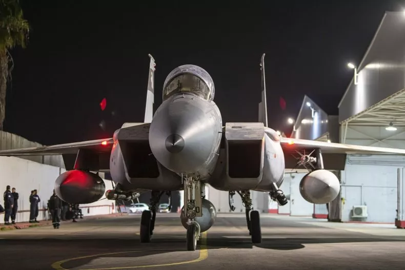 Israel tấn công Iran