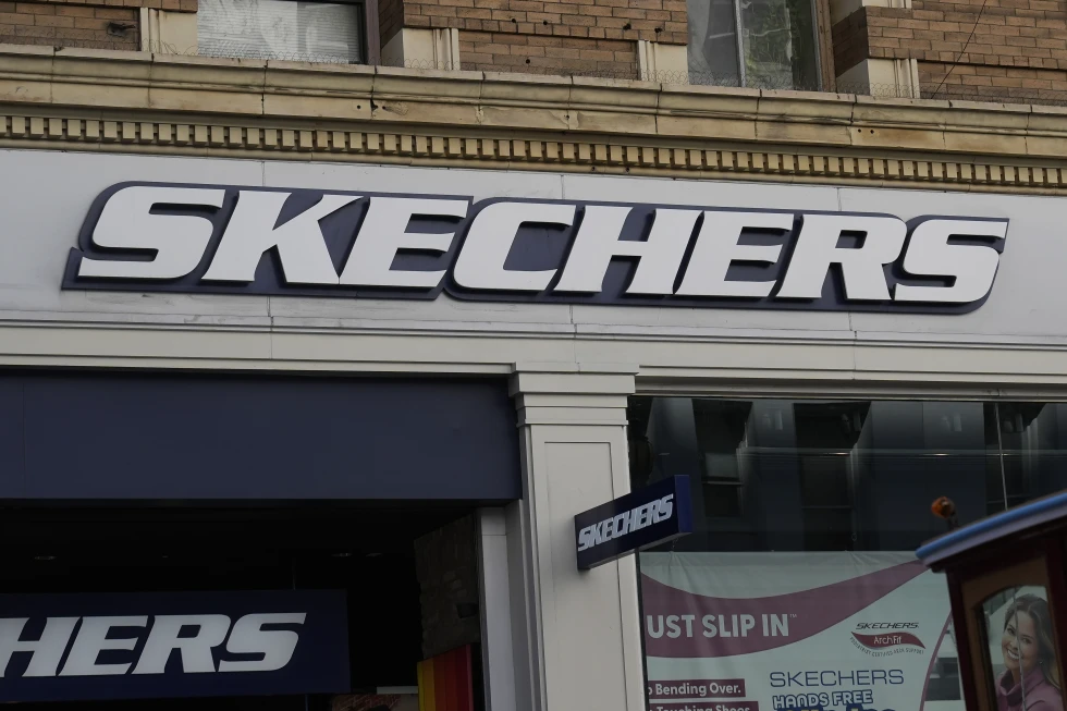 Skechers rút khỏi sàn chứng khoán_2