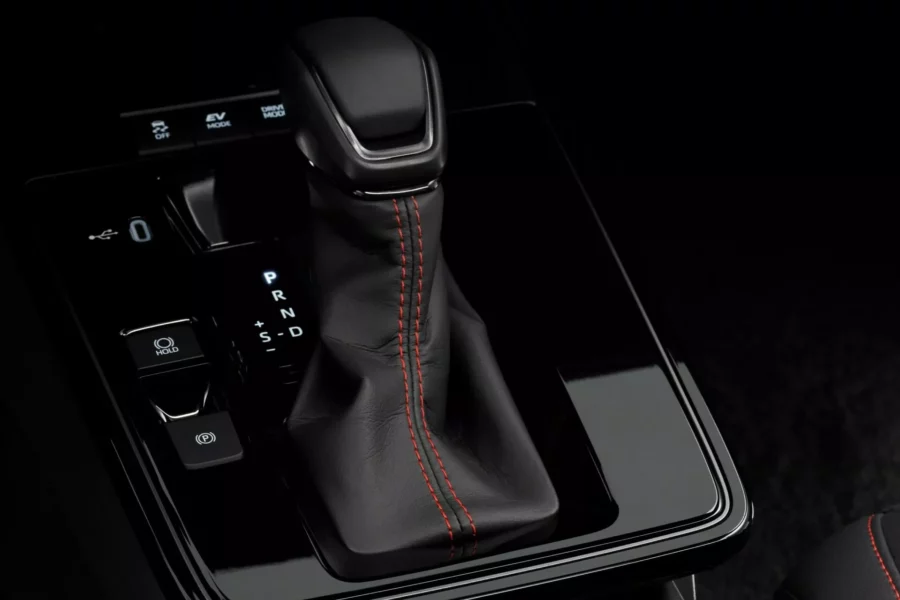 Cần số xe Toyota Corolla Cross GR SPORT 2026