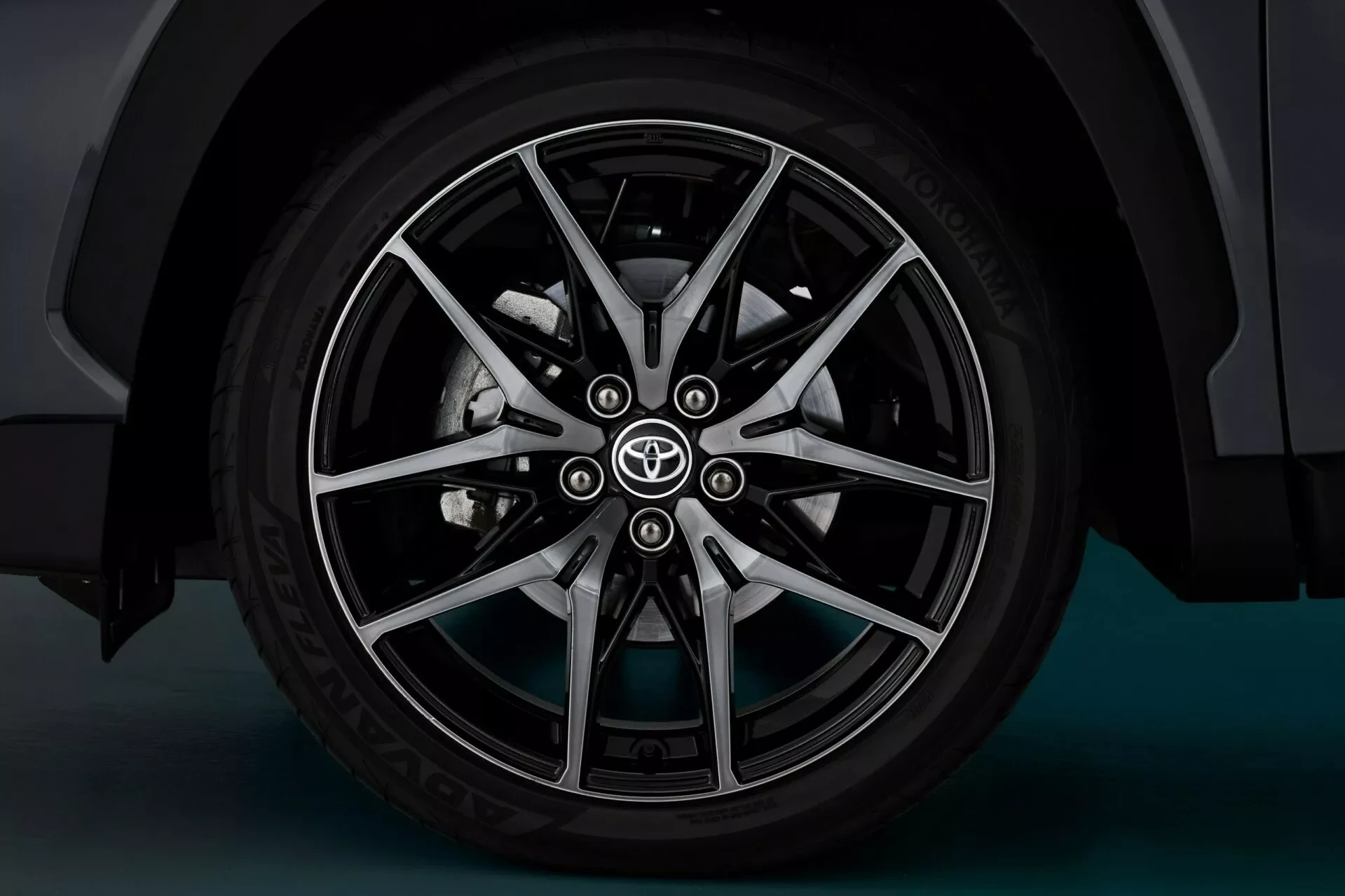 mâm xe Toyota Corolla Cross GR SPORT 2026