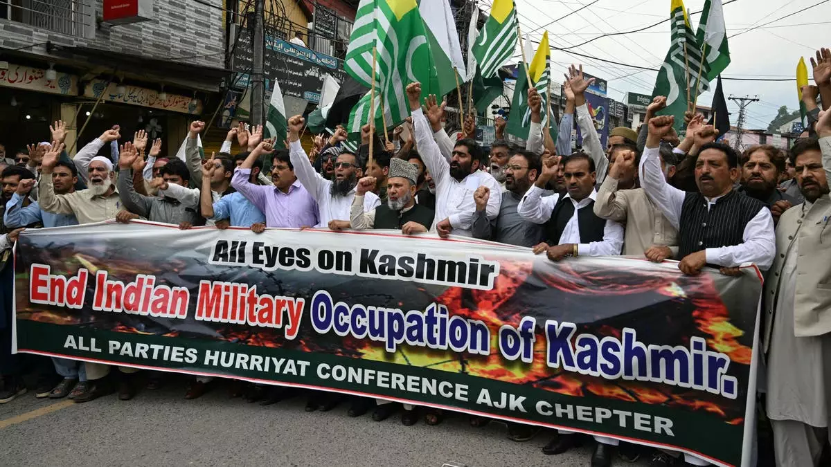 Ấn Độ không kích cơ sở khủng bố ở Pakistan giữa căng thẳng leo thang