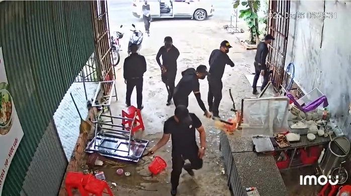 đập phá quán phở ở Đắk Lắk
