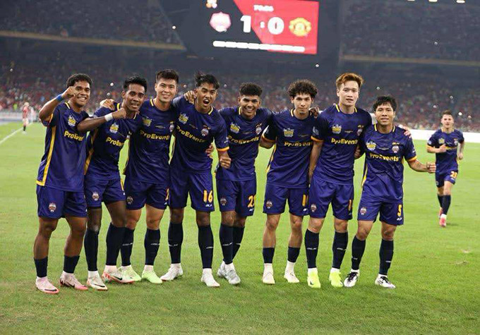 Hai Long tỏa sáng, ASEAN All Stars gây sốc khi thắng MU 1-0