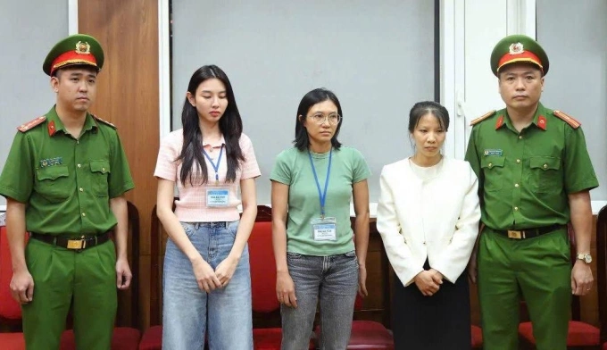 Hoa hậu Thùy Tiên