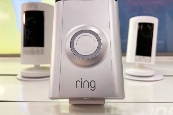 Amazon Ring triển khai cảnh báo bảo mật sử dụng AI tạo sinh - Hình ảnh minh họa