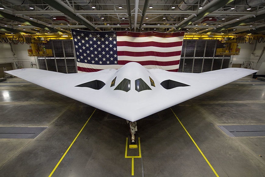 B-21 Raider: "Bóng ma" thế hệ mới vượt xa B-2 Spirit nhờ công nghệ tàng hình 360 độ và AI - Hình ảnh minh họa
