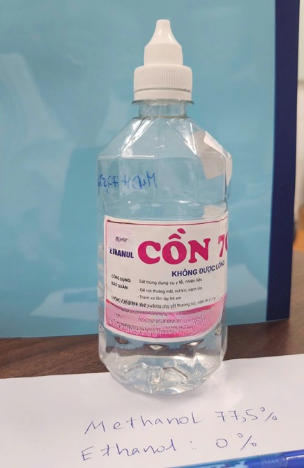 Cảnh báo ngộ độc methanol do dùng nhầm cồn sát trùng giả - Hình ảnh minh họa
