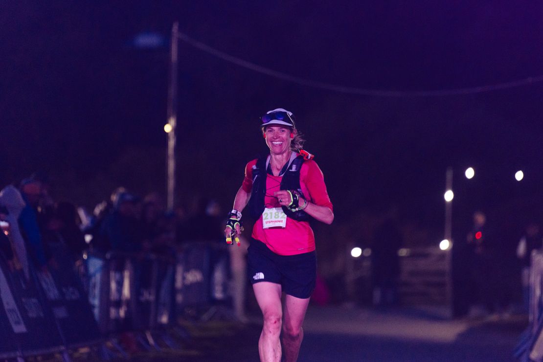 Chiến thắng siêu marathon 100km khi đang cho con bú - Hình ảnh minh họa