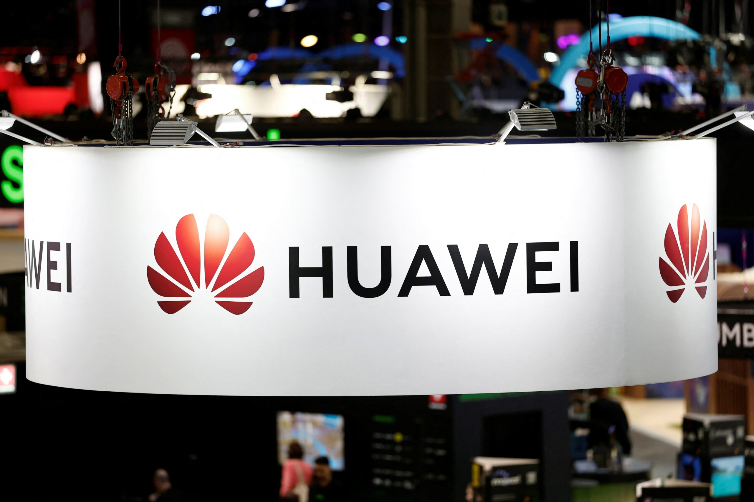 Đài Loan đưa Huawei và SMIC vào danh sách kiểm soát xuất khẩu - Hình ảnh minh họa