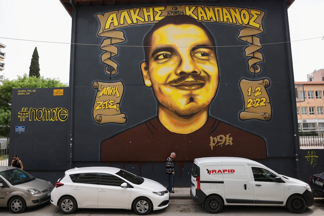 Điều tra côn đồ bóng đá Hy Lạp hé lộ mạng lưới ma túy và tống tiền - Hình ảnh minh họa