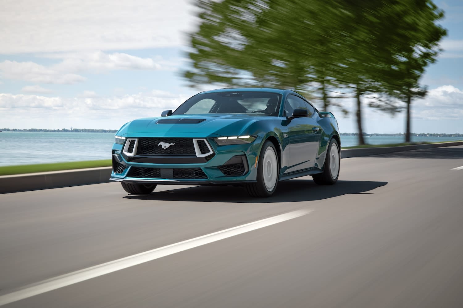 Ford Mustang FX Package 2026 tái hiện huyền thoại Fox Body những năm 80 - Hình ảnh minh họa