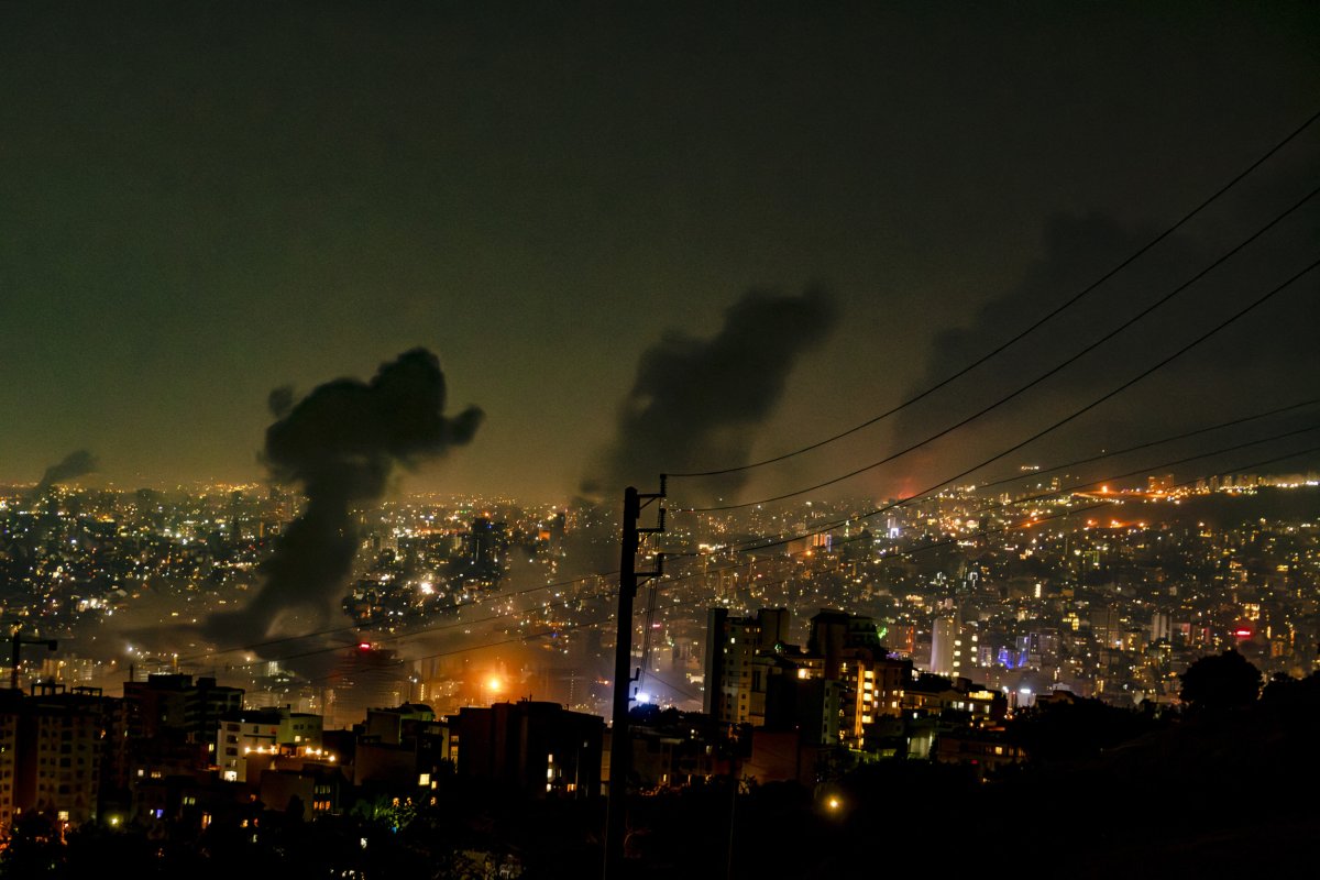 Israel bác bỏ mục tiêu thay đổi chế độ Iran khi Trump ngăn kế hoạch ám sát Khamenei - Hình ảnh minh họa