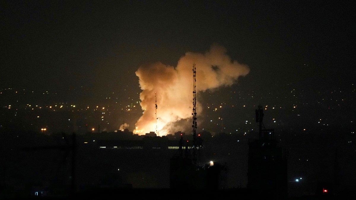Israel không kích cơ sở hạt nhân Natanz, khơi mào căng thẳng mới với Iran - Hình ảnh minh họa