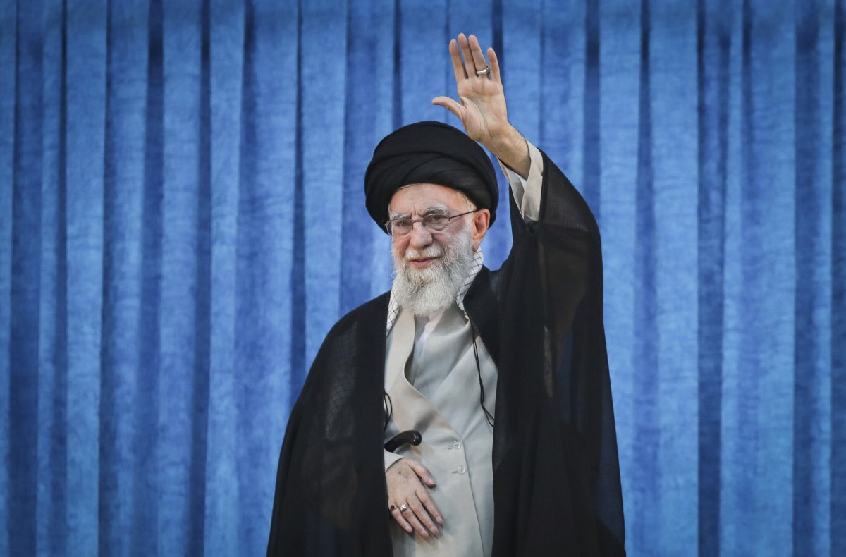 Lãnh tụ tối cao Iran cảnh báo hạt nhân gay gắt với Hoa Kỳ - Hình ảnh minh họa
