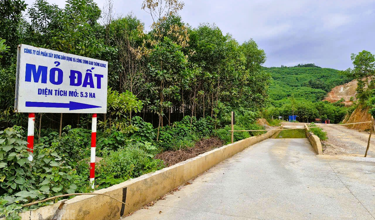 Lộ hiện trạng mỏ đất nơi Tuấn “thần đèn” khai thác vượt phép đặc biệt lớn - Hình ảnh minh họa