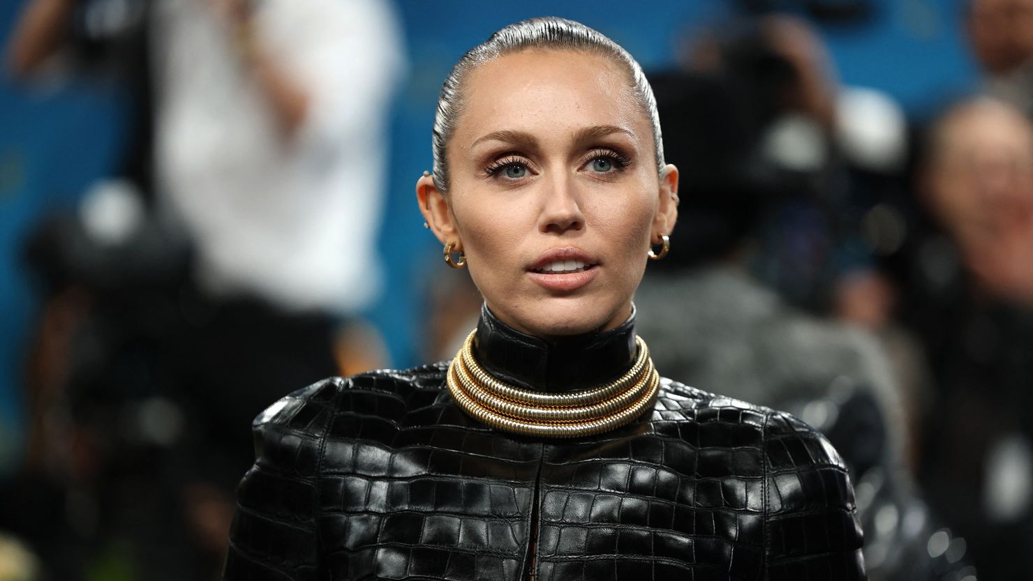 Miley Cyrus hé lộ cú sốc danh tiếng trong thời kỳ "Bangerz" - Hình ảnh minh họa
