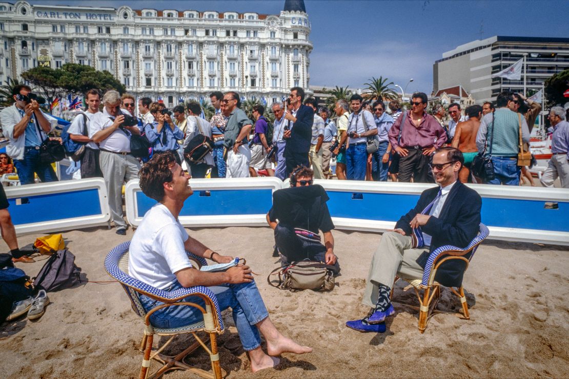 Những hình ảnh 'vui nhộn, điên rồ và lố bịch' của Cannes trước thời điện thoại thông minh - Hình ảnh minh họa