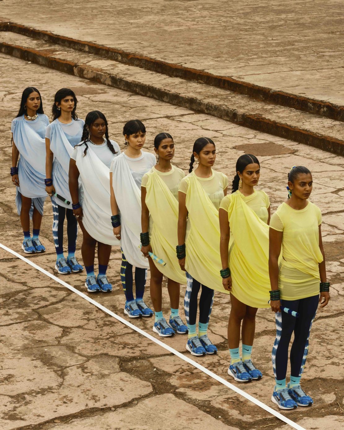 Nike hợp tác thương hiệu Ấn Độ tôn vinh nghệ thuật nhuộm 5.000 năm - Hình ảnh minh họa