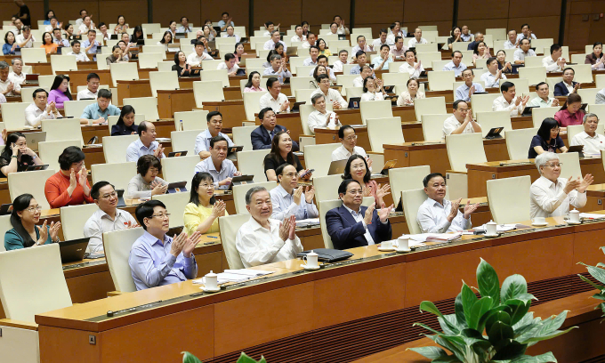 Quốc hội thông qua sửa Hiến pháp, chính thức bỏ cấp huyện từ 1/7/2025 - Hình ảnh minh họa