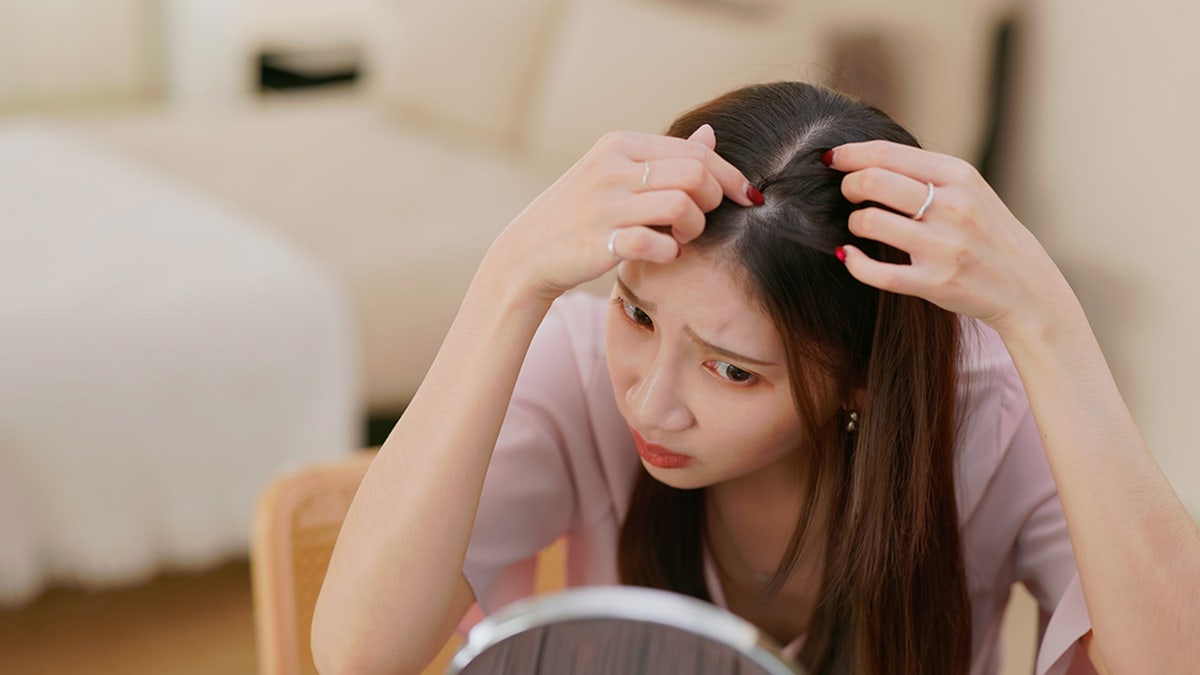 Rụng tóc tạm thời do dùng thuốc giảm cân Ozempic: dấu hiệu phổ biến và cách kiểm soát - Hình ảnh minh họa