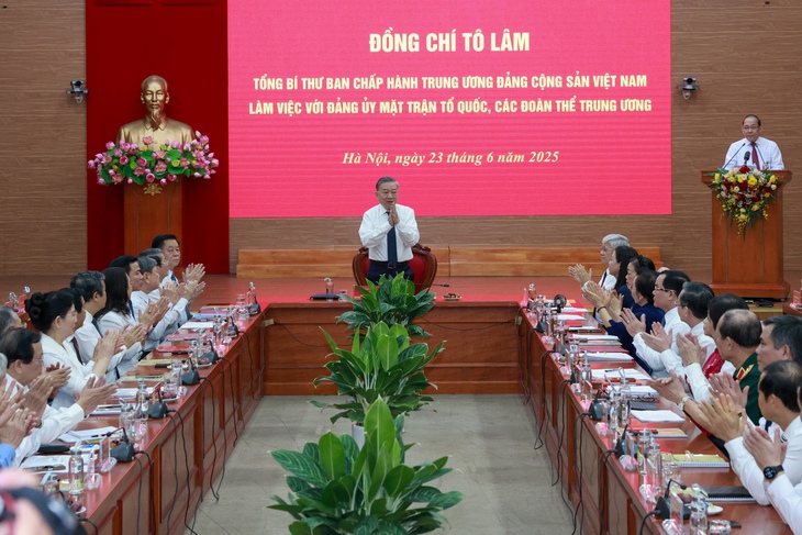 Tổng Bí thư Tô Lâm: Lắng nghe ý kiến người dân, doanh nghiệp để hoàn thiện chính sách - Hình ảnh minh họa