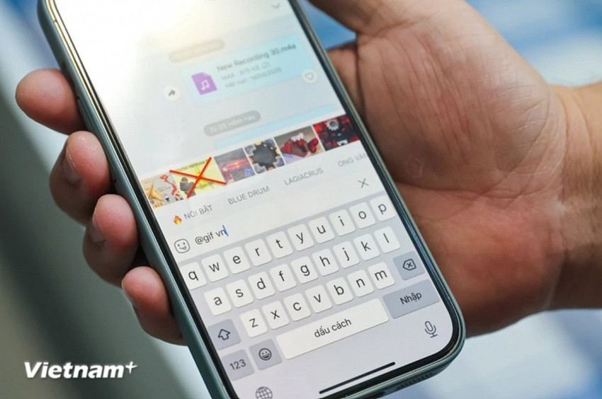 Zalo phản hồi vụ xuất hiện 'cờ vàng ba sọc đỏ' trên nền tảng - Hình ảnh minh họa
