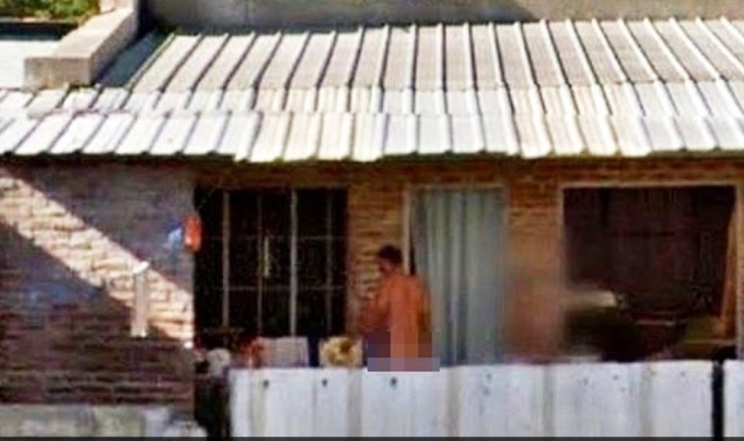 Cảnh sát Argentina thắng kiện Google, nhận bồi thường gần 13.000 USD vì ảnh khỏa thân trên Street View - Hình ảnh minh họa