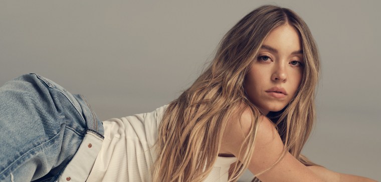 Chiến dịch quảng cáo của American Eagle và Sydney Sweeney gây tranh cãi: Sáng tạo hay phản cảm? - Hình ảnh minh họa