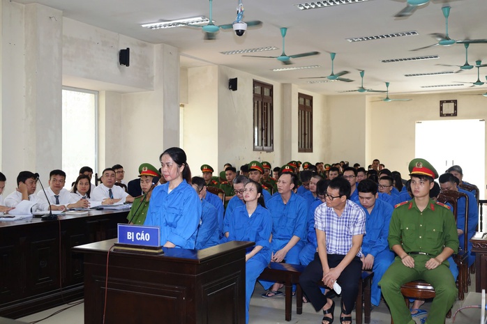 Cựu tổng biên tập báo Môi trường và Đô thị gỡ 26 bài sau khi nhận tiền - Hình ảnh minh họa