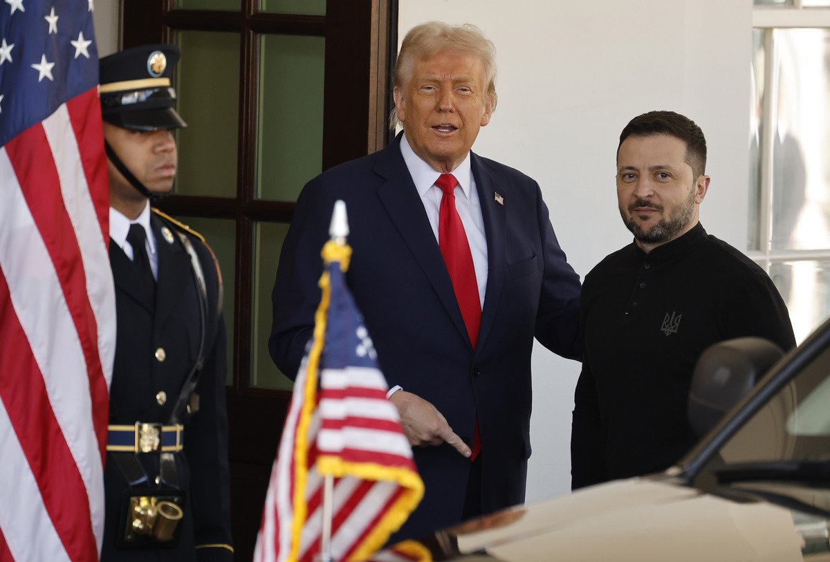 Donald Trump tái viện trợ vũ khí cho Ukraine giữa đàm phán ngừng bắn - Hình ảnh minh họa
