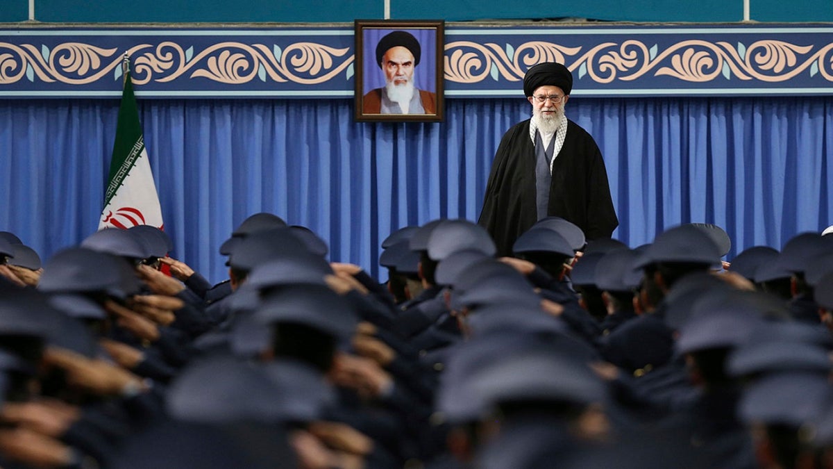 Iran gia tăng đàn áp theo mô hình khép kín kiểu Triều Tiên sau xung đột với Israel - Hình ảnh minh họa