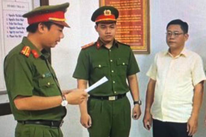 Lật tẩy chiêu 'ăn chặn' tiền cư dân của Ban quản trị chung cư Miếu Nổi - Hình ảnh minh họa