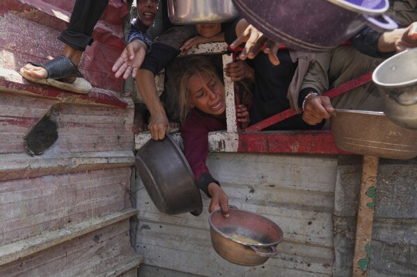 Nạn đói ở Gaza: Israel tuyên bố thả dù viện trợ sau khi hàng trăm người thiệt mạng khi tìm kiếm lương thực - Hình ảnh minh họa