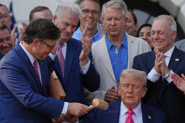 Trump cầm búa, Quốc hội dần đánh mất quyền lực trước Nhà Trắng - Hình ảnh minh họa