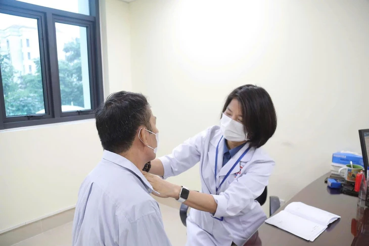 Từ 1-7, khám chữa bệnh theo yêu cầu vẫn được bảo hiểm y tế chi trả - Hình ảnh minh họa