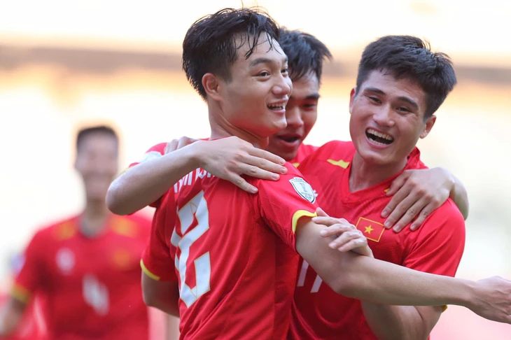 U23 Việt Nam ngược dòng thắng U23 Philippines, giành vé vào chung kết U23 Đông Nam Á - Hình ảnh minh họa