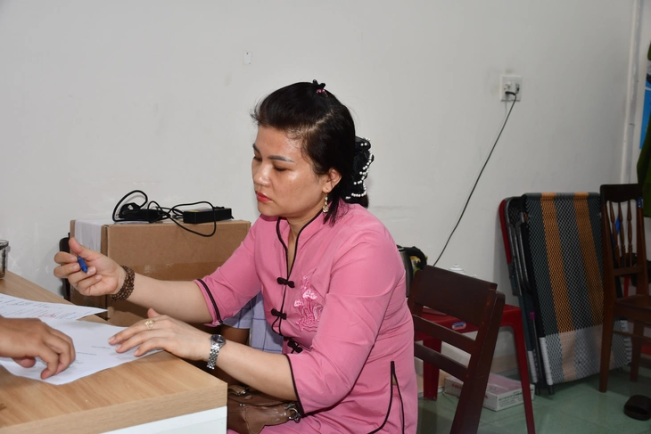 Bắt giam bảo mẫu ném bé trai 14 tháng tuổi gây chấn thương sọ não - Hình ảnh minh họa