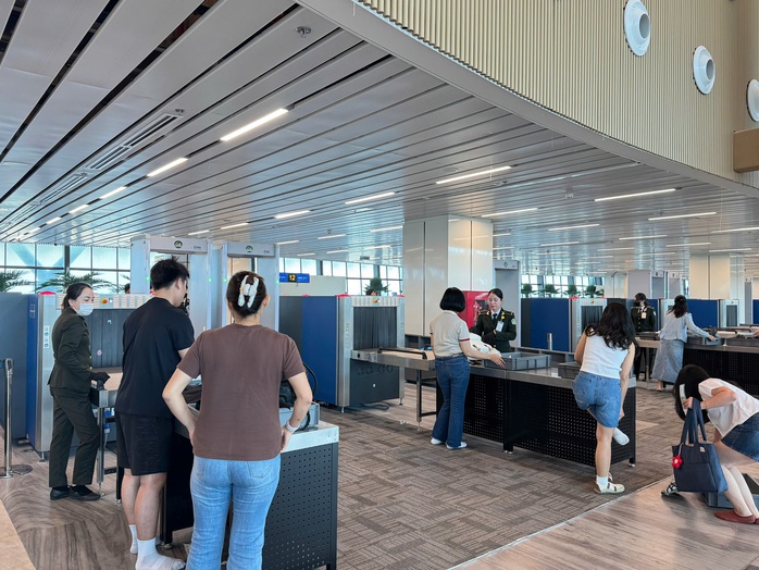 Chất lượng dịch vụ sân bay: Không chỉ là chuyện cởi giày, mà là nụ cười và công nghệ - Hình ảnh minh họa
