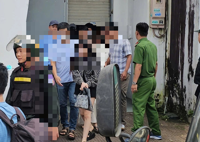 Thiếu tướng Lê Quang Nhân chỉ đạo đột kích 4 tụ điểm "bay lắc" tại Gia Lai, tạm giữ 148 người - Hình ảnh minh họa
